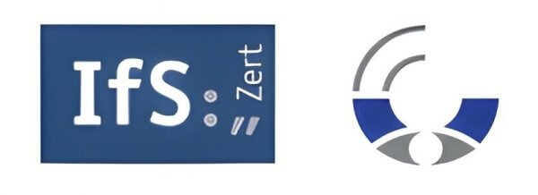 Links das blaue IfS-Zert-Logo, rechts ein blau-graues, abstraktes Kreislogo in Augenform auf weißem Hintergrund